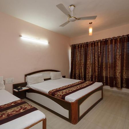Hotel Sai Shraddha Shirdi Esterno foto