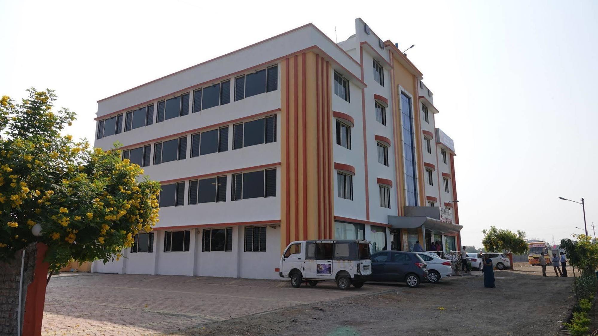 Hotel Sai Shraddha Shirdi Esterno foto