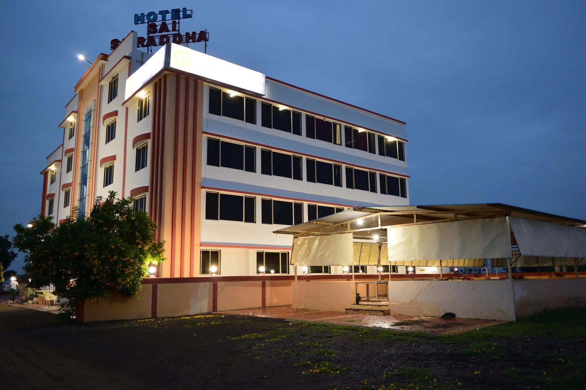 Hotel Sai Shraddha Shirdi Esterno foto