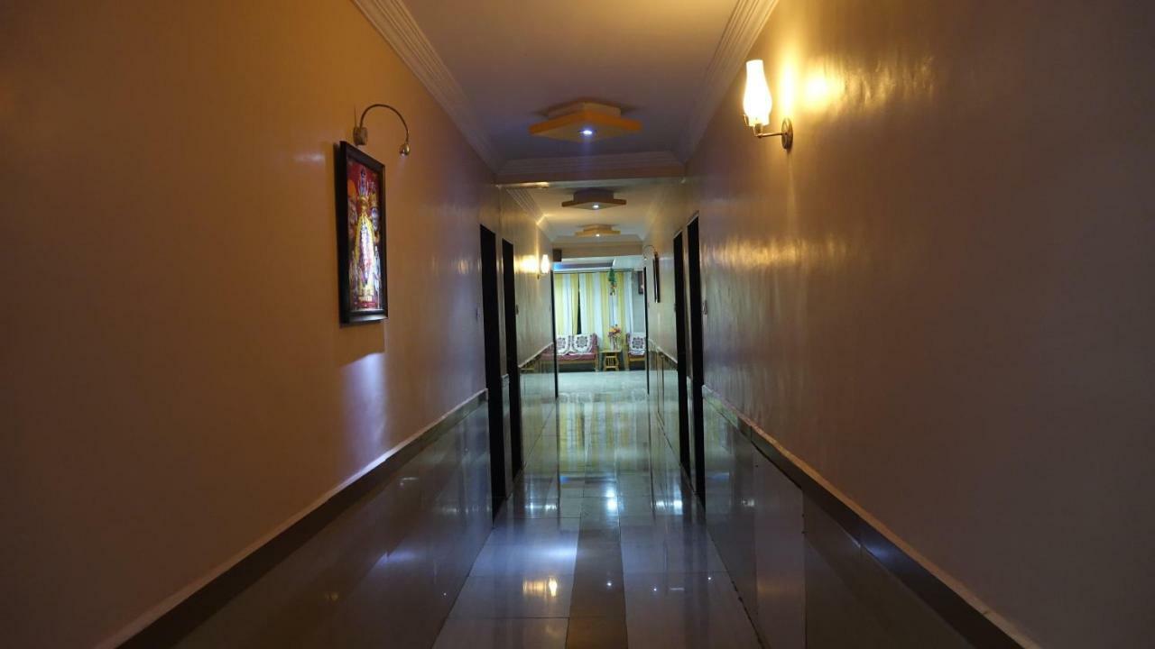 Hotel Sai Shraddha Shirdi Esterno foto