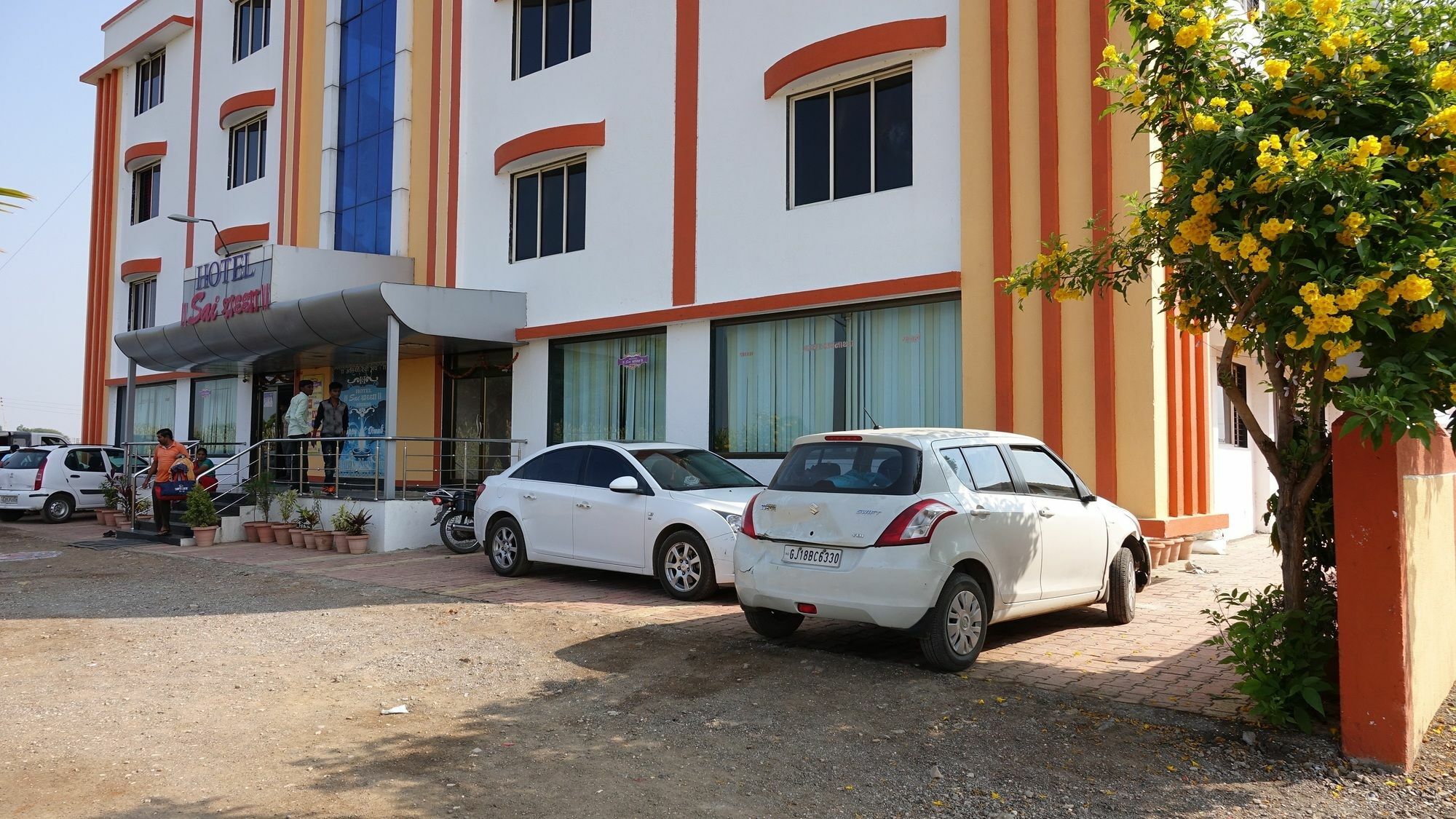 Hotel Sai Shraddha Shirdi Esterno foto